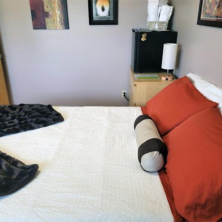 إيدمونتون The Dewberry Homestay B&B المظهر الخارجي الصورة